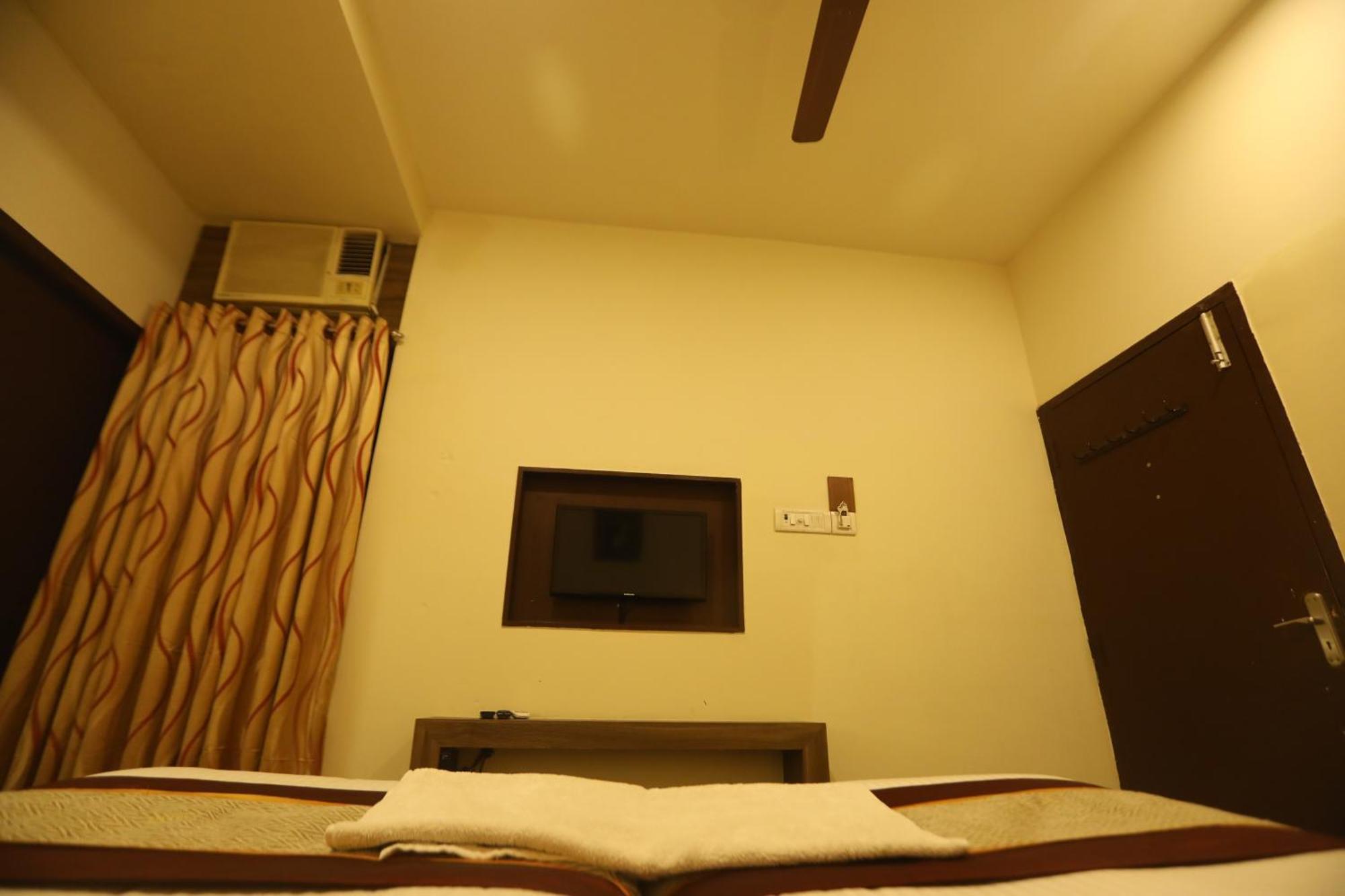 Nestlay Rooms Ambattur Chennai Exterior photo